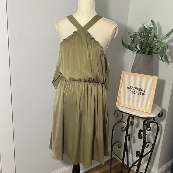 Guess Los Angeles Olive Green Satin Cold Shoulder Dress Size M Party Cocktail - Picture 1 of 8